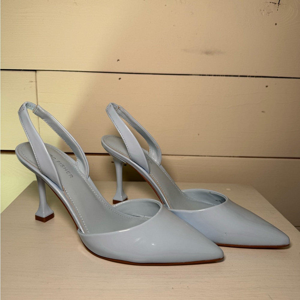 Marc Fisher sling back heel